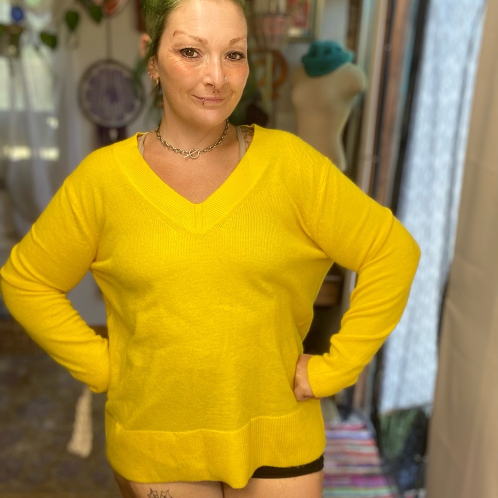Banana Republic Banana Yellow long sleeve preppy sweater Size Medium